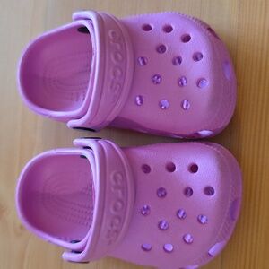 Baby Girl Pink Crocs Size 2/3